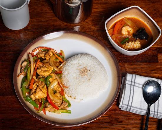 Chicken Rice Bowl / 치킨덮밥 / 鸡肉盖饭